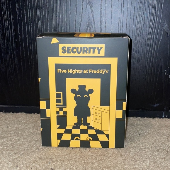 Extremely Rare Gold chrome Freddy Youtooz Figure - Picture 3 of 7